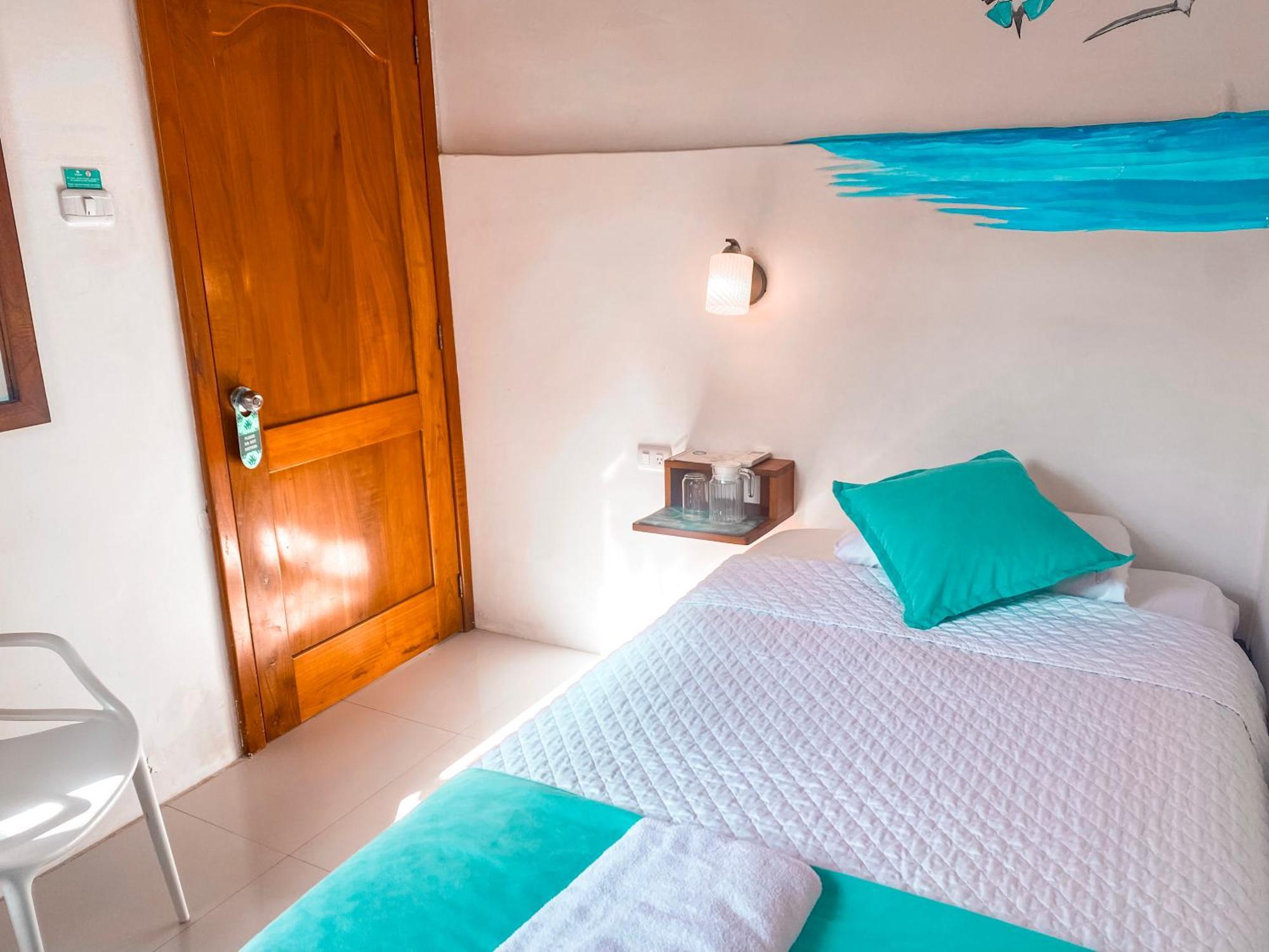 פורטו וילאמיל Hotel Coral Blanco With High Speed Internet Starlink And Galapagos Tour Operator מראה חיצוני תמונה
