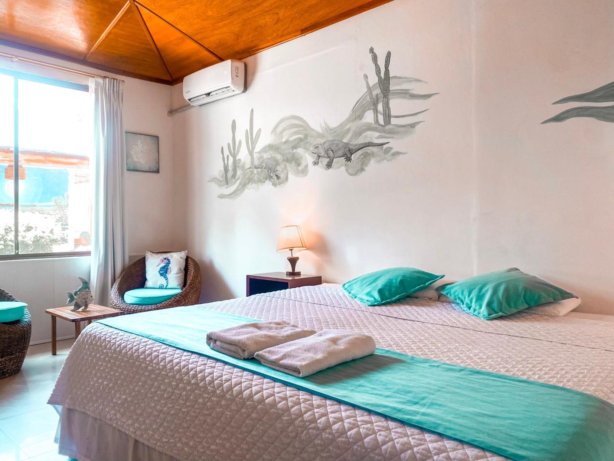 פורטו וילאמיל Hotel Coral Blanco With High Speed Internet Starlink And Galapagos Tour Operator מראה חיצוני תמונה