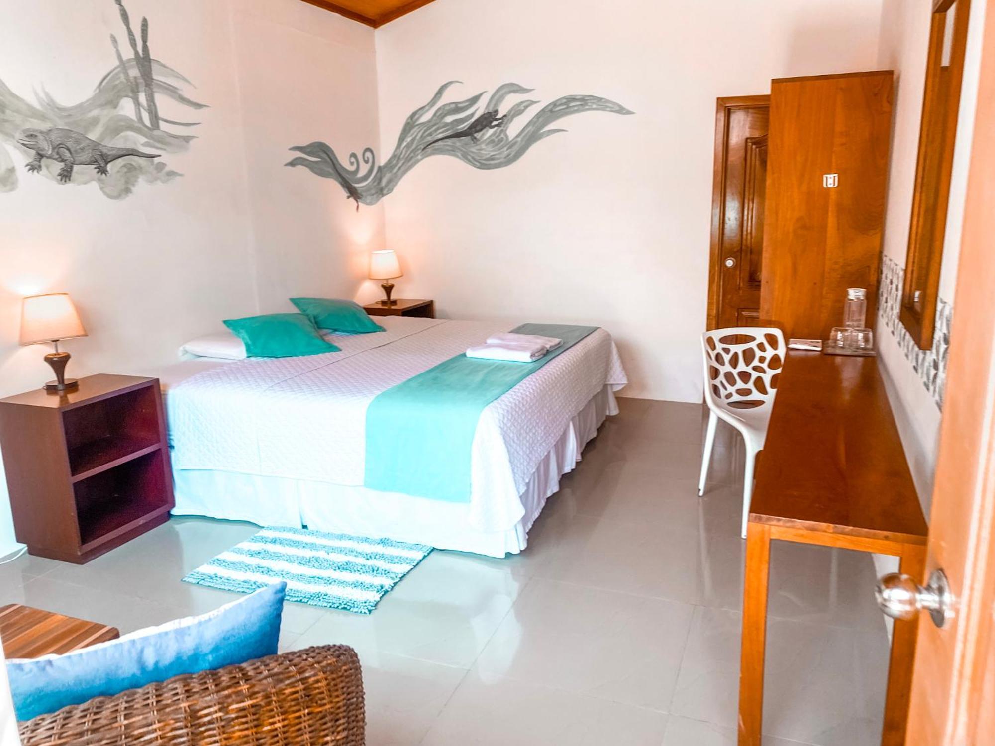פורטו וילאמיל Hotel Coral Blanco With High Speed Internet Starlink And Galapagos Tour Operator מראה חיצוני תמונה