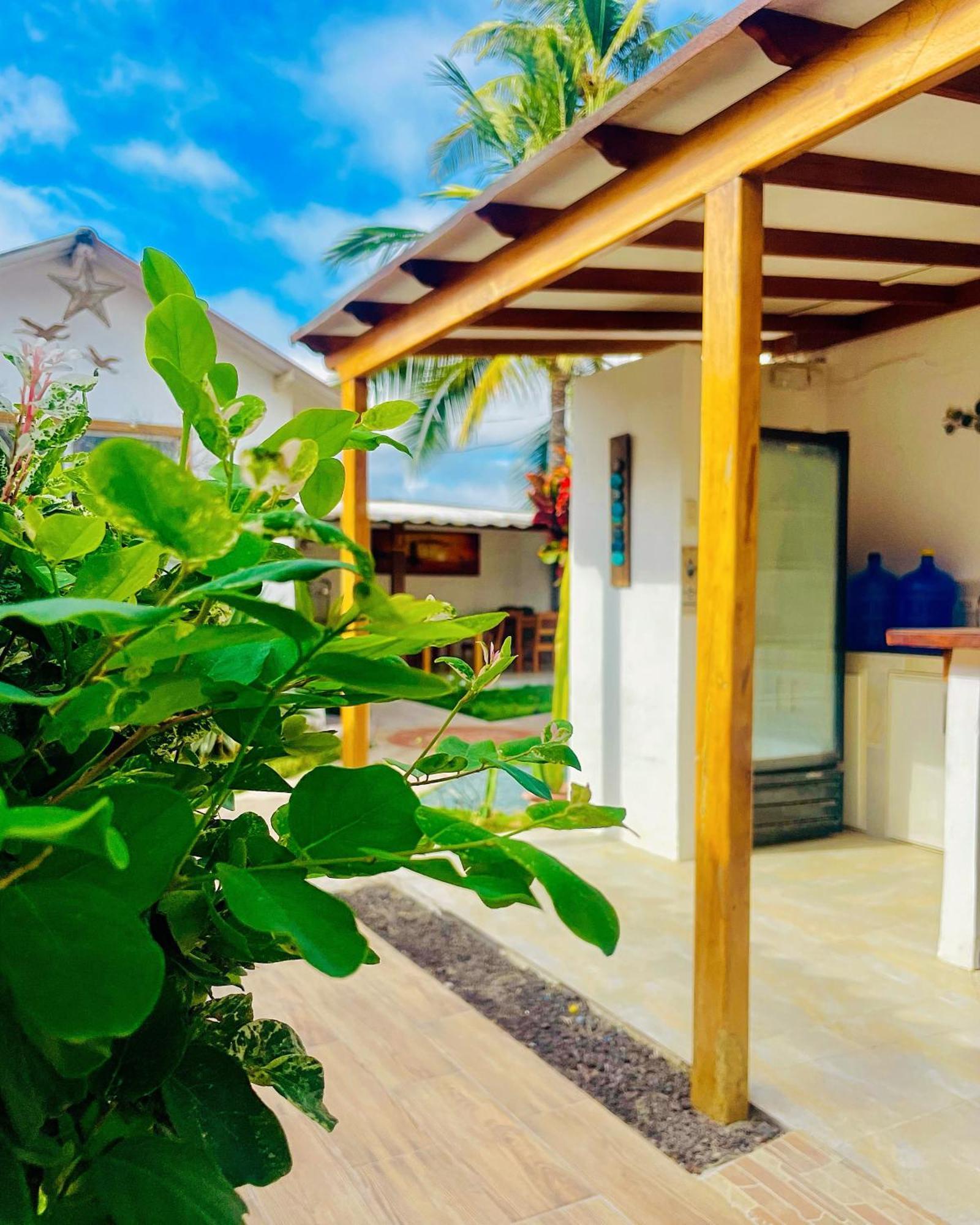 פורטו וילאמיל Hotel Coral Blanco With High Speed Internet Starlink And Galapagos Tour Operator מראה חיצוני תמונה
