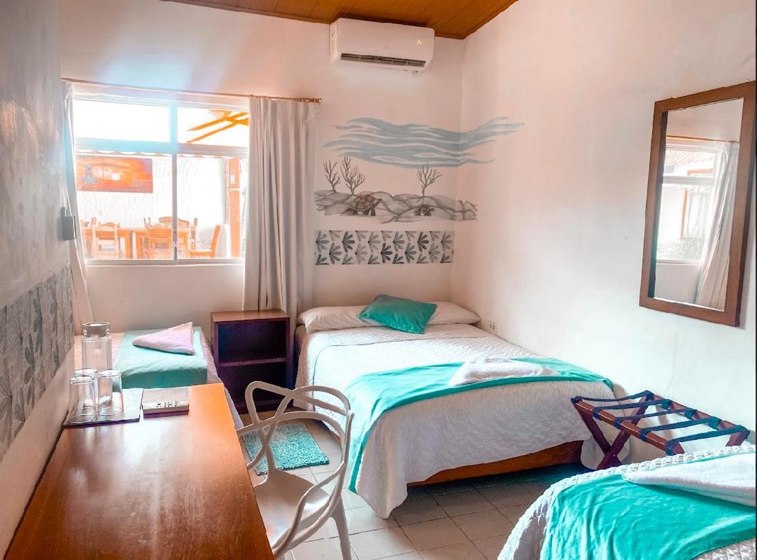 פורטו וילאמיל Hotel Coral Blanco With High Speed Internet Starlink And Galapagos Tour Operator מראה חיצוני תמונה