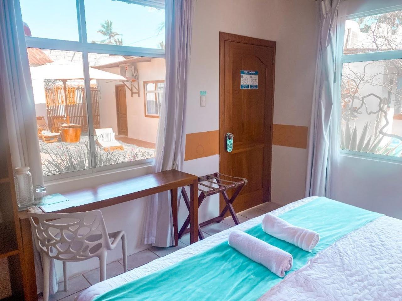 פורטו וילאמיל Hotel Coral Blanco With High Speed Internet Starlink And Galapagos Tour Operator מראה חיצוני תמונה